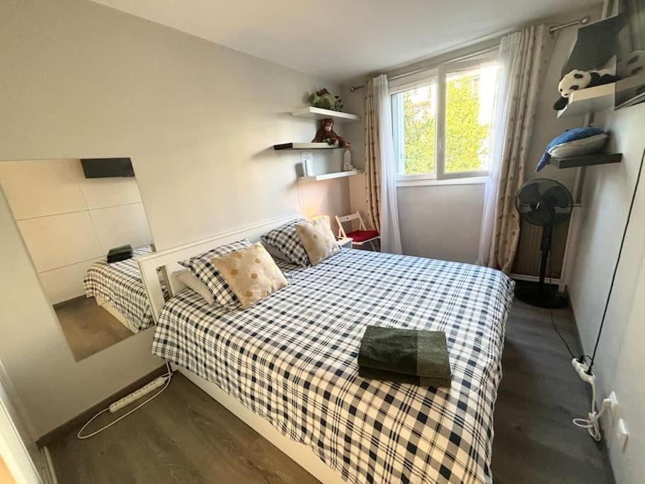 Appartement Confort Avec Balcon - Champigny Exterior foto