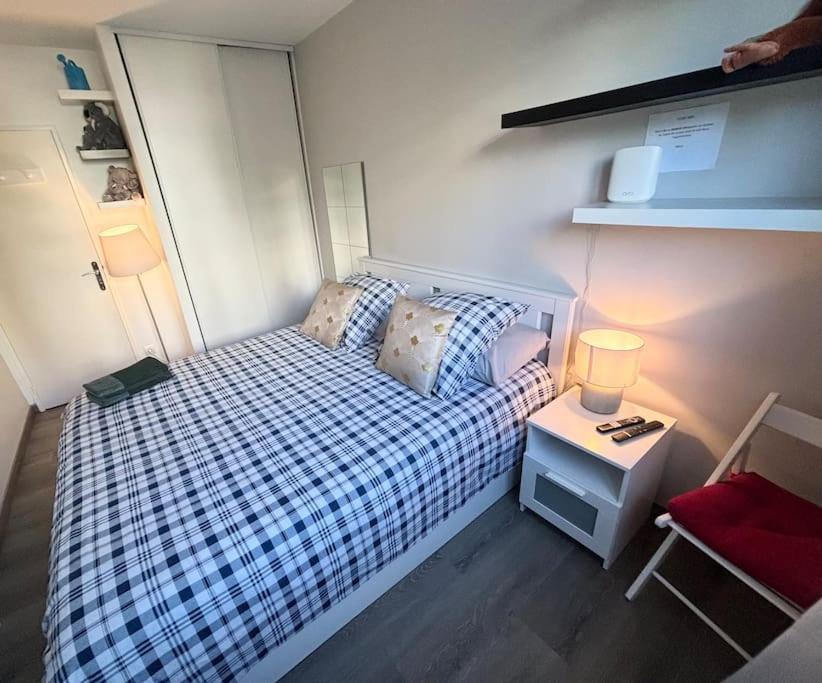 Appartement Confort Avec Balcon - Champigny Exterior foto