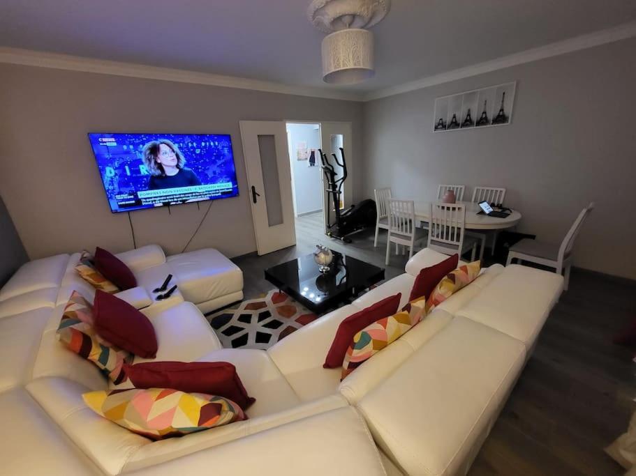 Appartement Confort Avec Balcon - Champigny Exterior foto