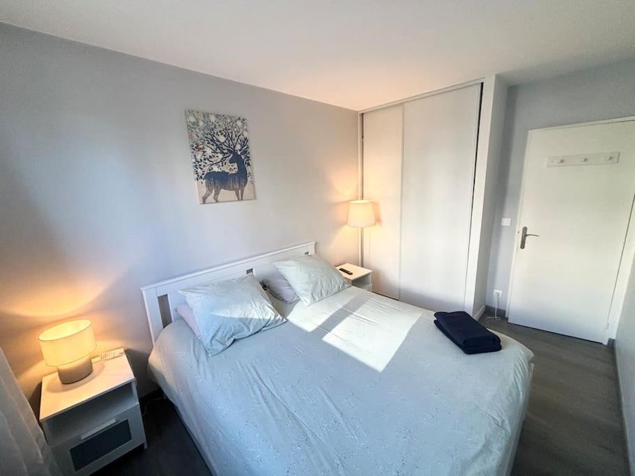 Appartement Confort Avec Balcon - Champigny Exterior foto