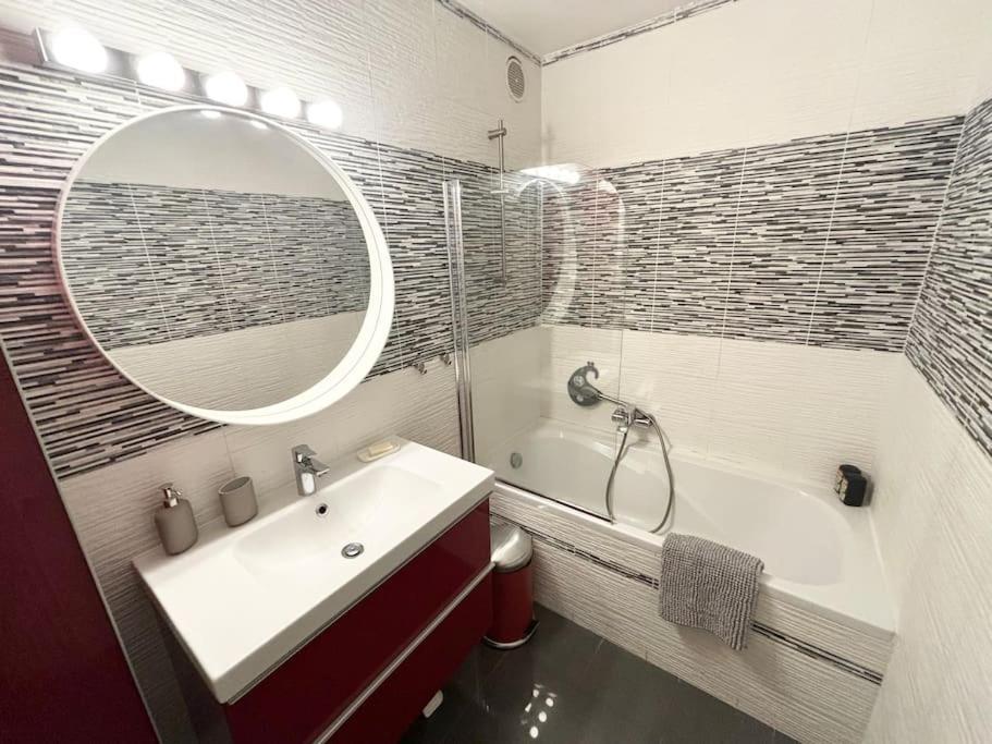 Appartement Confort Avec Balcon - Champigny Exterior foto